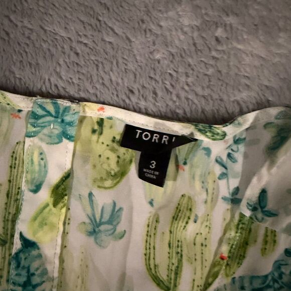 Torrid Cactus Abbey Georgette Button Back Blouse - Picture 4 of 4